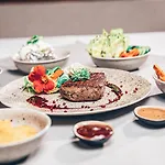 Bayrischer Hof Hotel