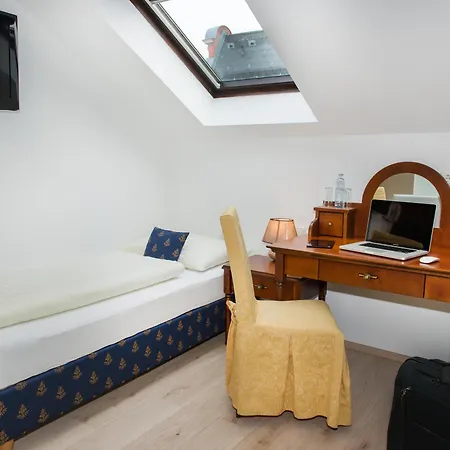 Hotel Bayrischer Hof 3*