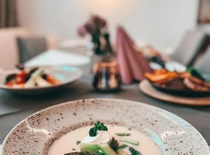 Bayrischer Hof Hotel 3*