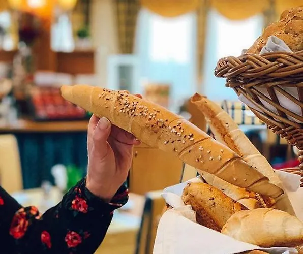 Bayrischer Hof Hotel 3*