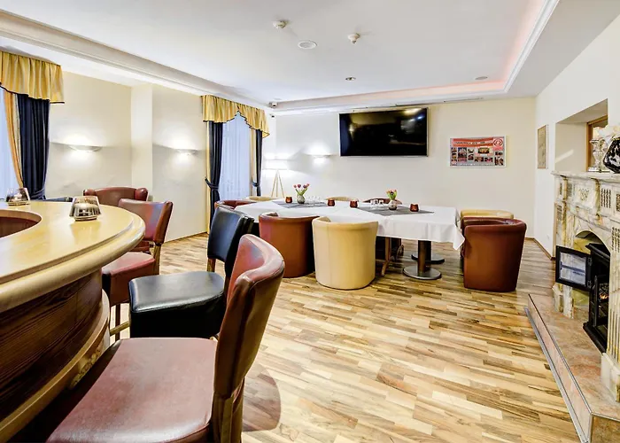 Bayrischer Hof Hotel 3*