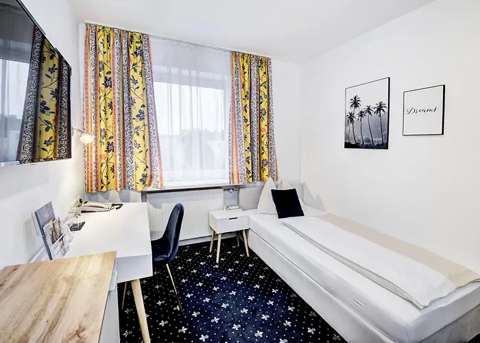 Bayrischer Hof Hotel 3*