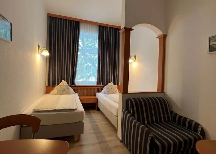 Bayrischer Hof Hotel 3*