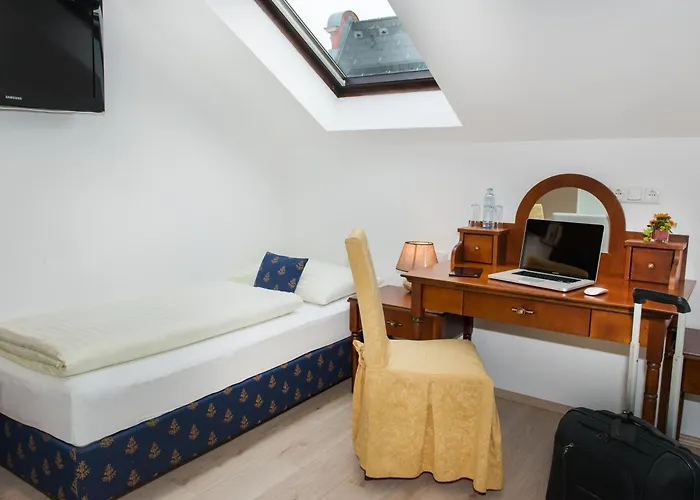 Hotel Bayrischer Hof 3*