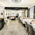 Bayrischer Hof מלון